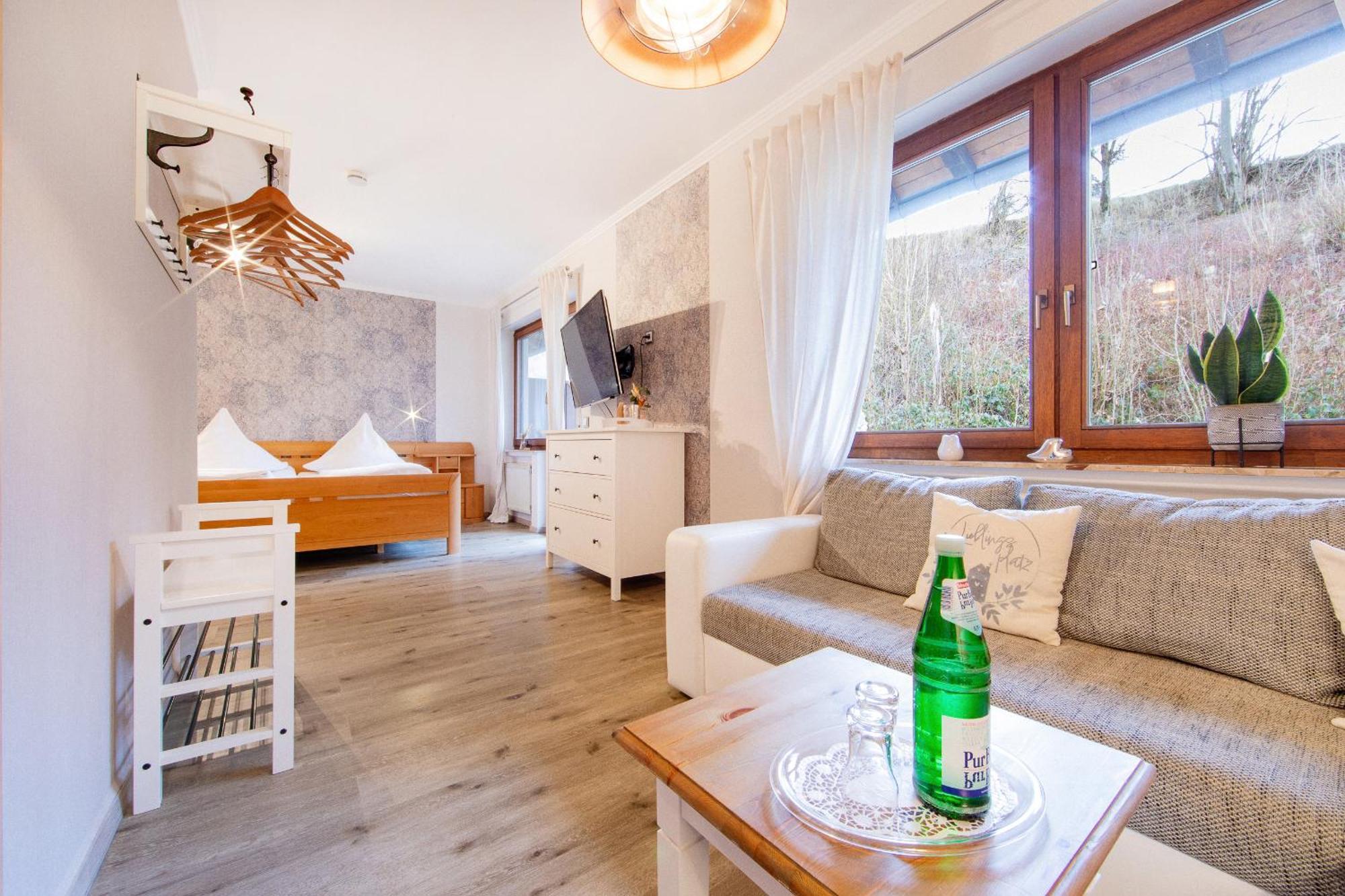 Landgasthaus Zum Kreuzberg Schonbach  Екстер'єр фото